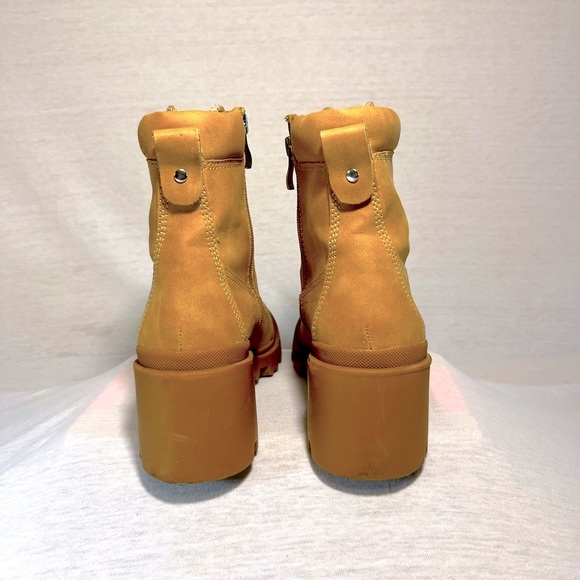 🔥Steve Madden - Lace Up Boot🔥 - Picture 2 of 5